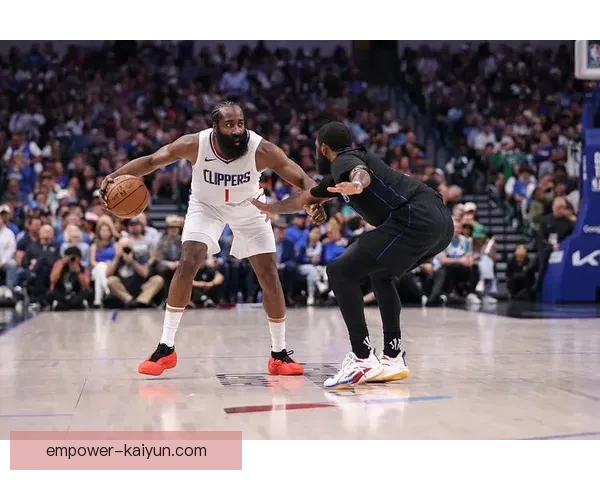 美职篮焦点战再掀高潮巨星对决引爆季后赛悬念升级东西部排名暗流涌动