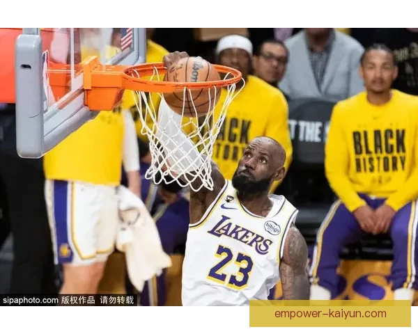 詹姆斯伤情更新湖人迎接季后赛挑战 其他球队动向引关注