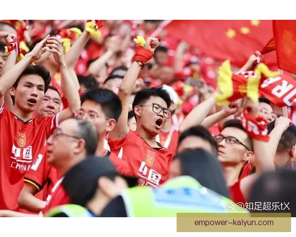 中国足球队迎战亚洲强敌力拼世界杯资格赛全力冲刺