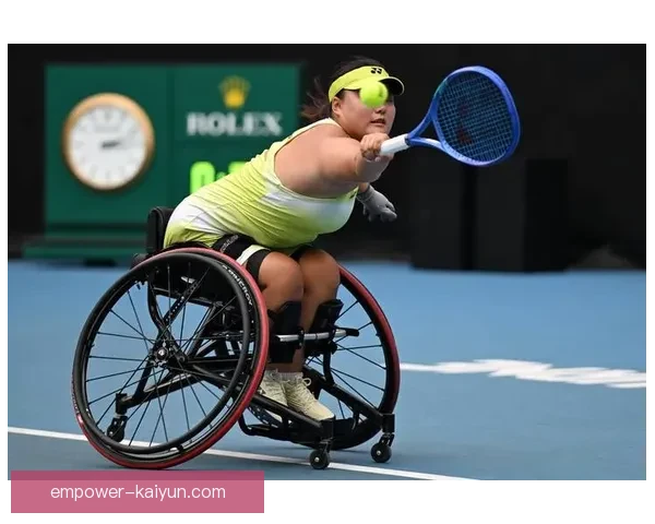 网球赛场最新动态：世界顶尖选手激烈争夺冠军荣誉